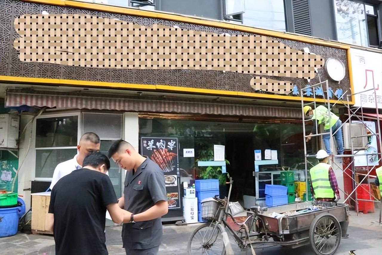 成都武侯區(qū)人民法院強制關(guān)閉油煙擾民的燒烤店，店家應(yīng)該這樣做