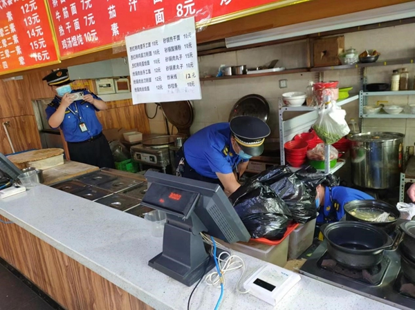 遏制夏季餐飲油煙污染，鄭州金水持續開展油煙治理專項整治